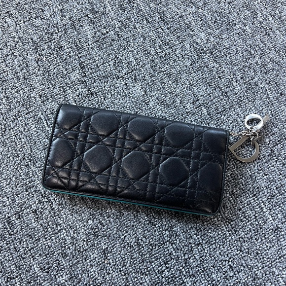 Dior Black Quilted Wallet with Silver Accent - Picture 1 of 5